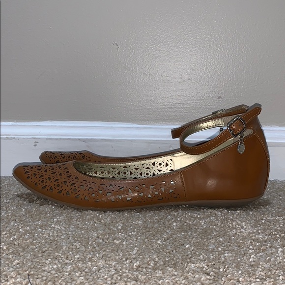 Brown flats with ankle straps - Picture 2 of 2